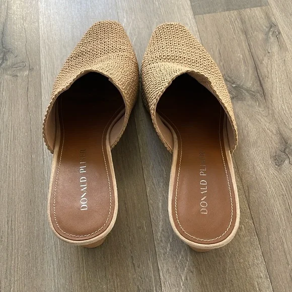 Donald J. Pliner Fenda Beige Tan Elastic Pointed Heel Mules - Picture 7 of 13